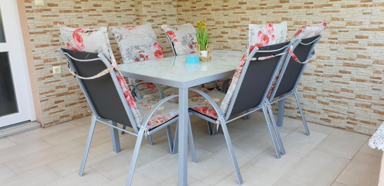 Holiday Home Begonja Привлака Экстерьер фото
