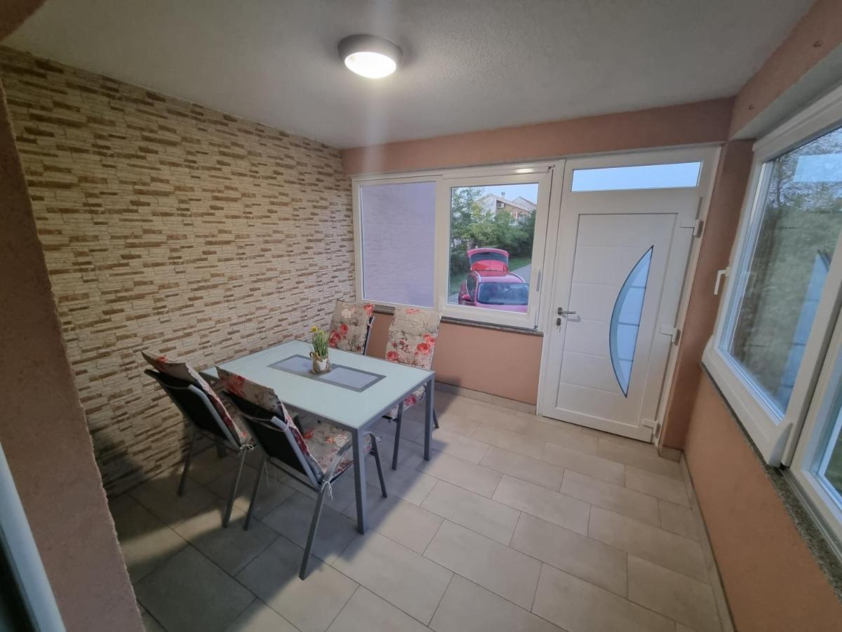Holiday Home Begonja Привлака Экстерьер фото