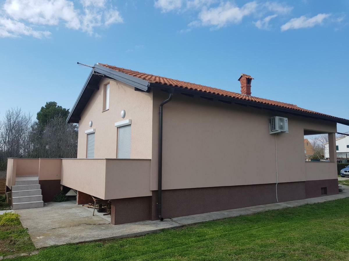 Holiday Home Begonja Привлака Экстерьер фото